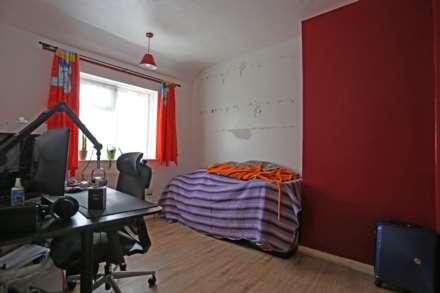 Valence Avenue, Chadwell Heath, Dagenham, Image 7
