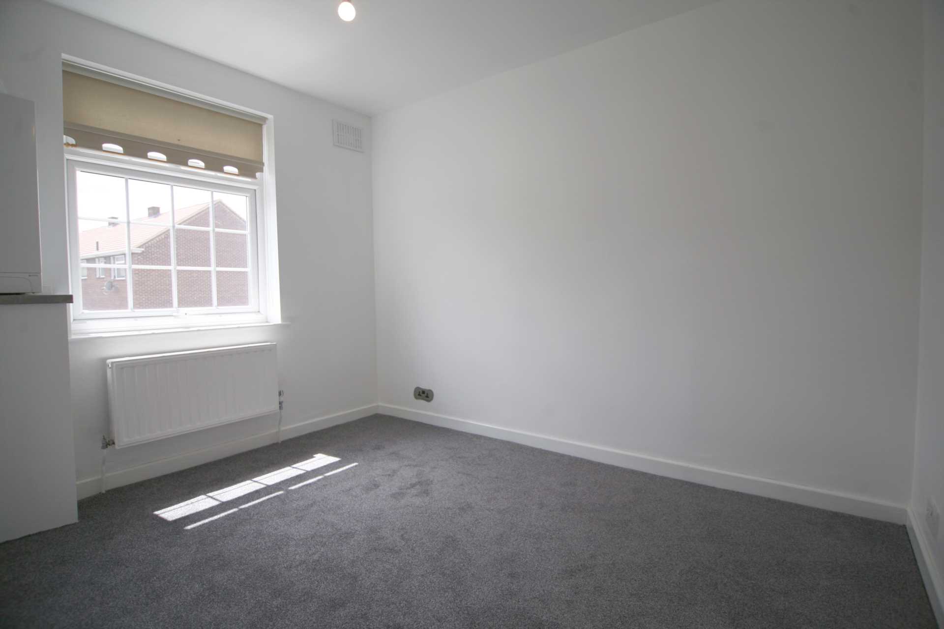 Wentworth Way, Rainham, RM13, Image 6