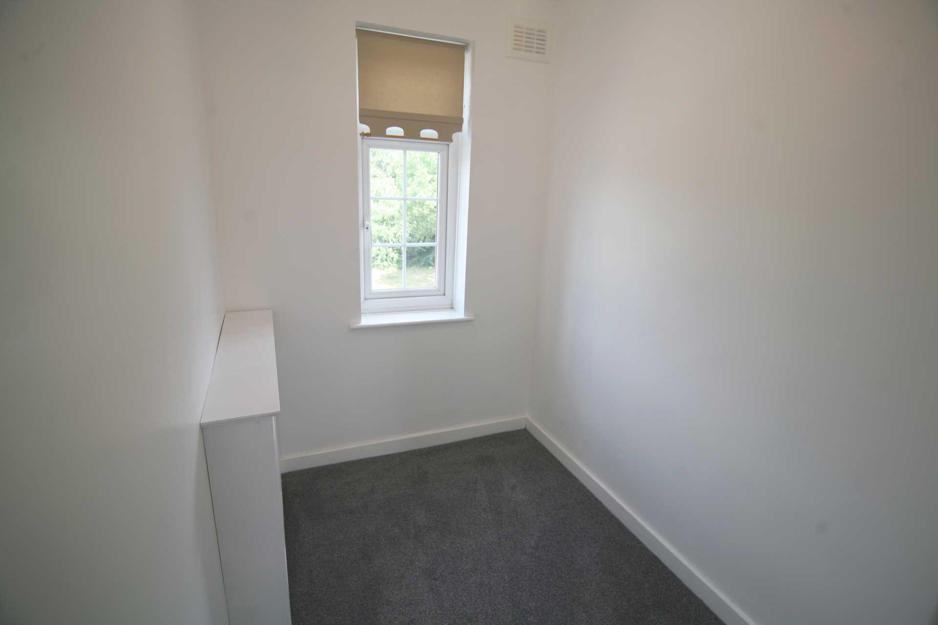 Wentworth Way, Rainham, RM13, Image 8