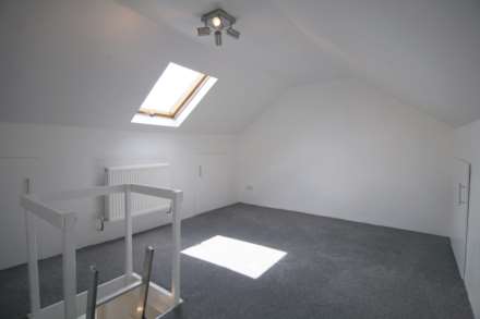 Wentworth Way, Rainham, RM13, Image 9