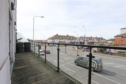 High Road, Romford, RM6, Image 10