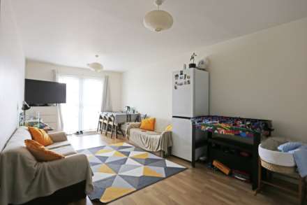 High Road, Romford, RM6, Image 2