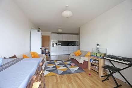 High Road, Romford, RM6, Image 4