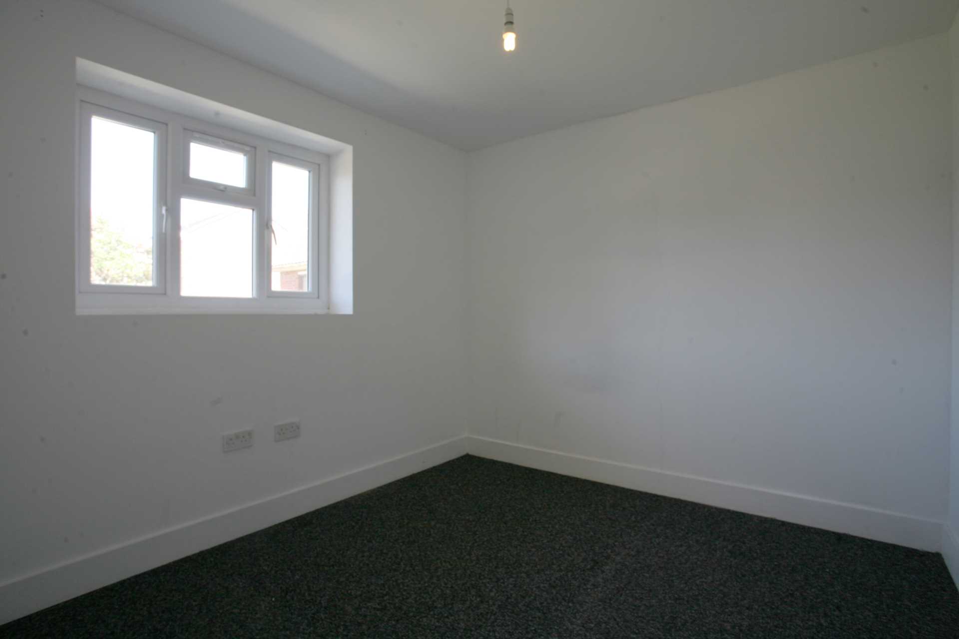 Dagenham, Becontree Avenue, RM8, Image 5