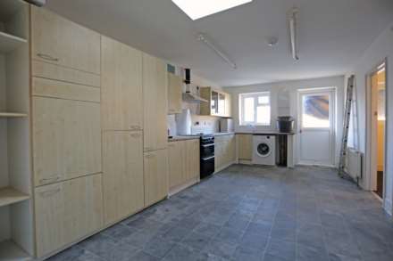 5 Bedroom Semi-Detached, Dagenham, Becontree Avenue, RM8