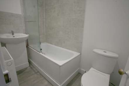 Dagenham, Becontree Avenue, RM8, Image 11