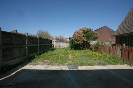 Dagenham, Becontree Avenue, RM8, Image 14