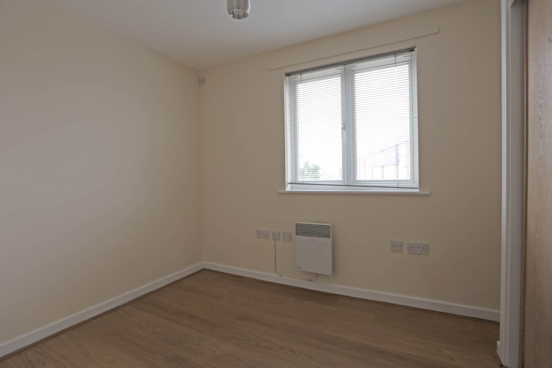 Royal Crescent, Ilford, Image 5