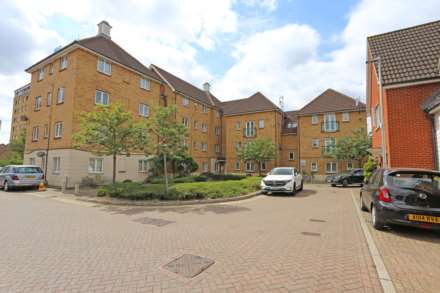 2 Bedroom Flat, Royal Crescent, Ilford