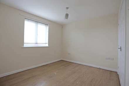 Royal Crescent, Ilford, Image 6