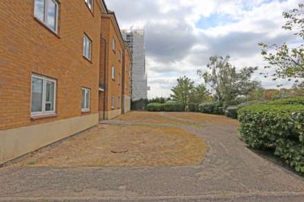 Royal Crescent, Ilford, Image 8
