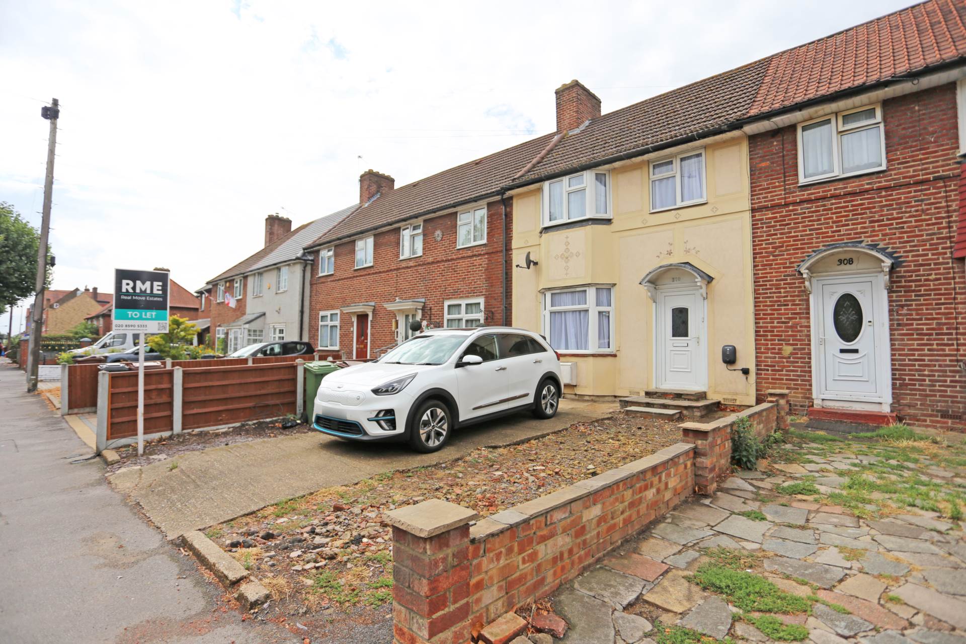 Valence Avenue, Dagenham, RM8, Image 1