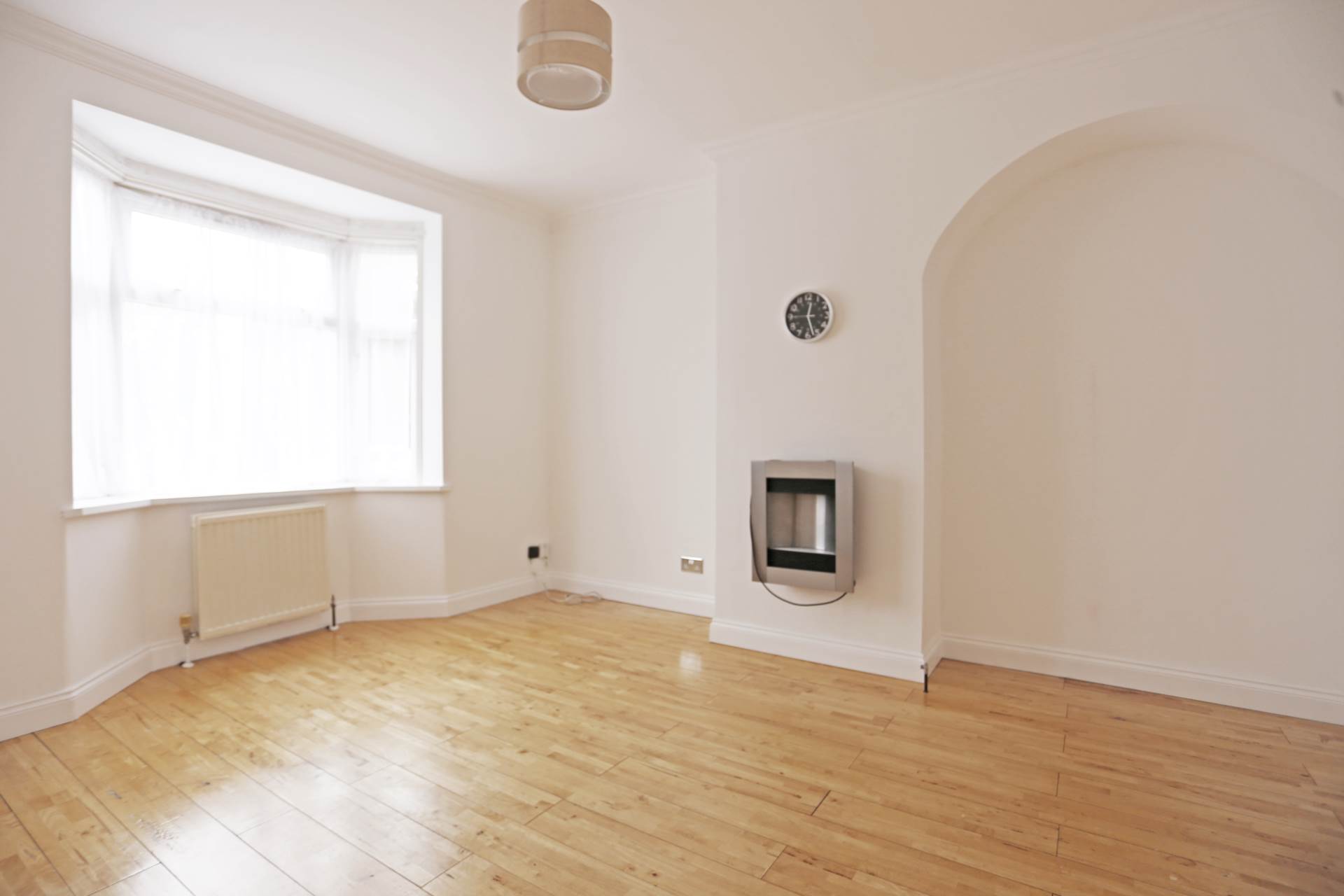 Valence Avenue, Dagenham, RM8, Image 4