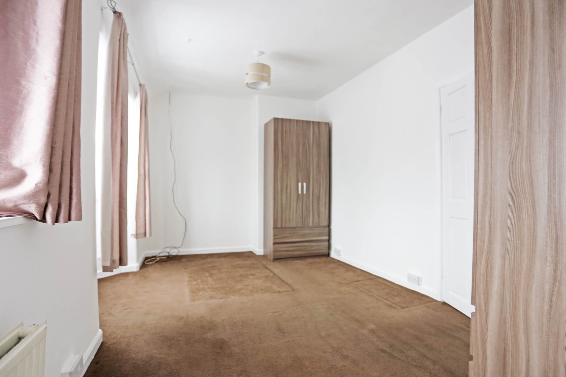 Valence Avenue, Dagenham, RM8, Image 6