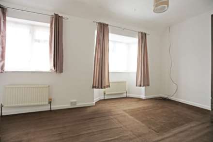 Valence Avenue, Dagenham, RM8, Image 5