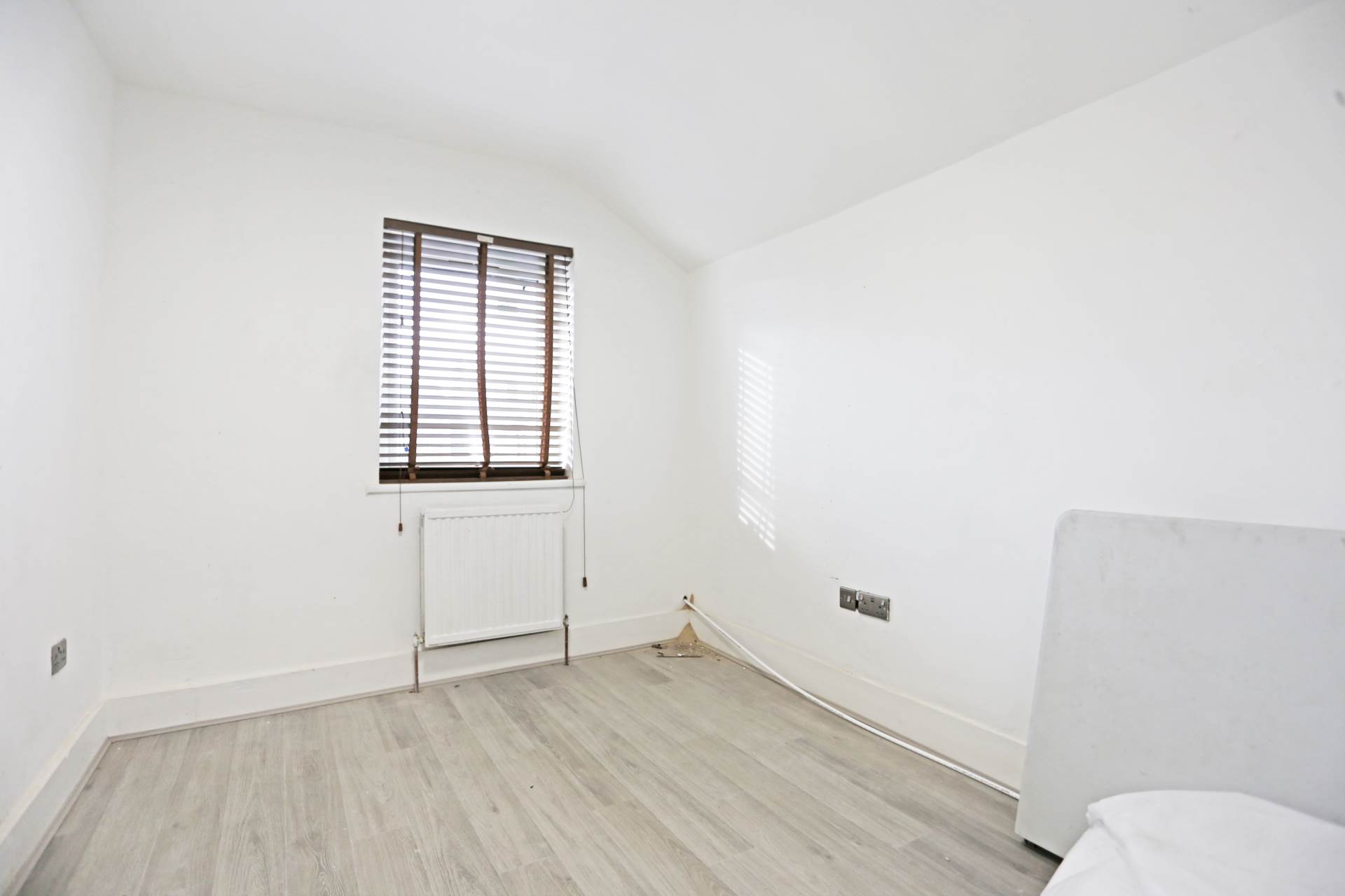 Gordon Road, Chadwell Heath, RM6, Image 12