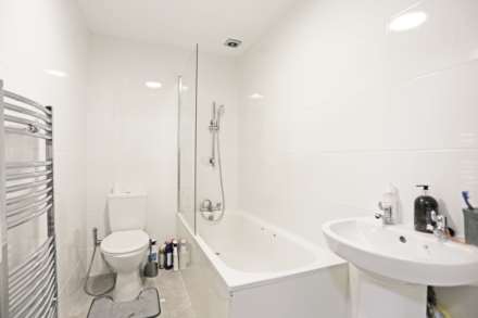 Gordon Road, Chadwell Heath, RM6, Image 14