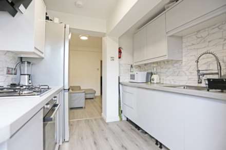 Gordon Road, Chadwell Heath, RM6, Image 2