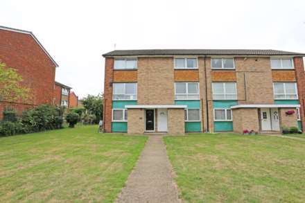 2 Bedroom Flat, Shepherds Close, Chadwell Heath, RM6