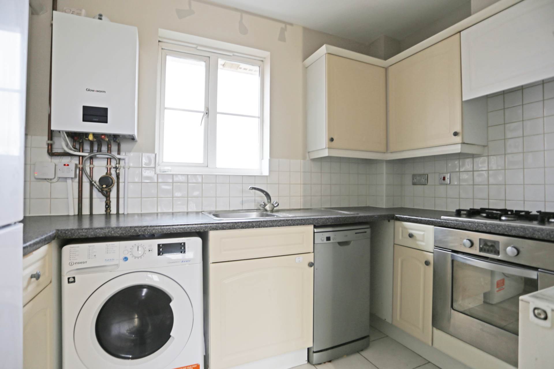 Westfield Gardens, Chadwell Heath, RM6, Image 3