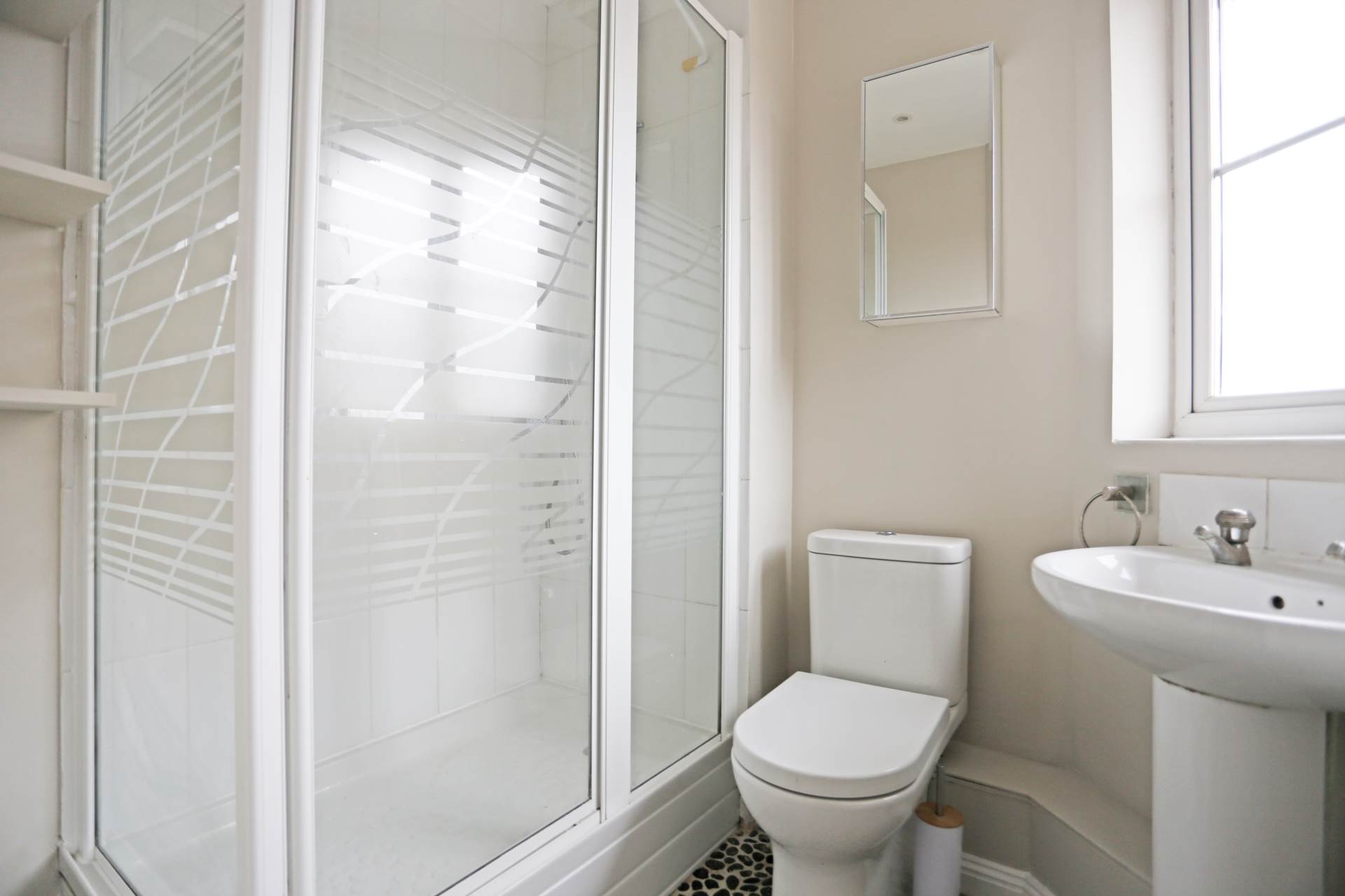 Westfield Gardens, Chadwell Heath, RM6, Image 6