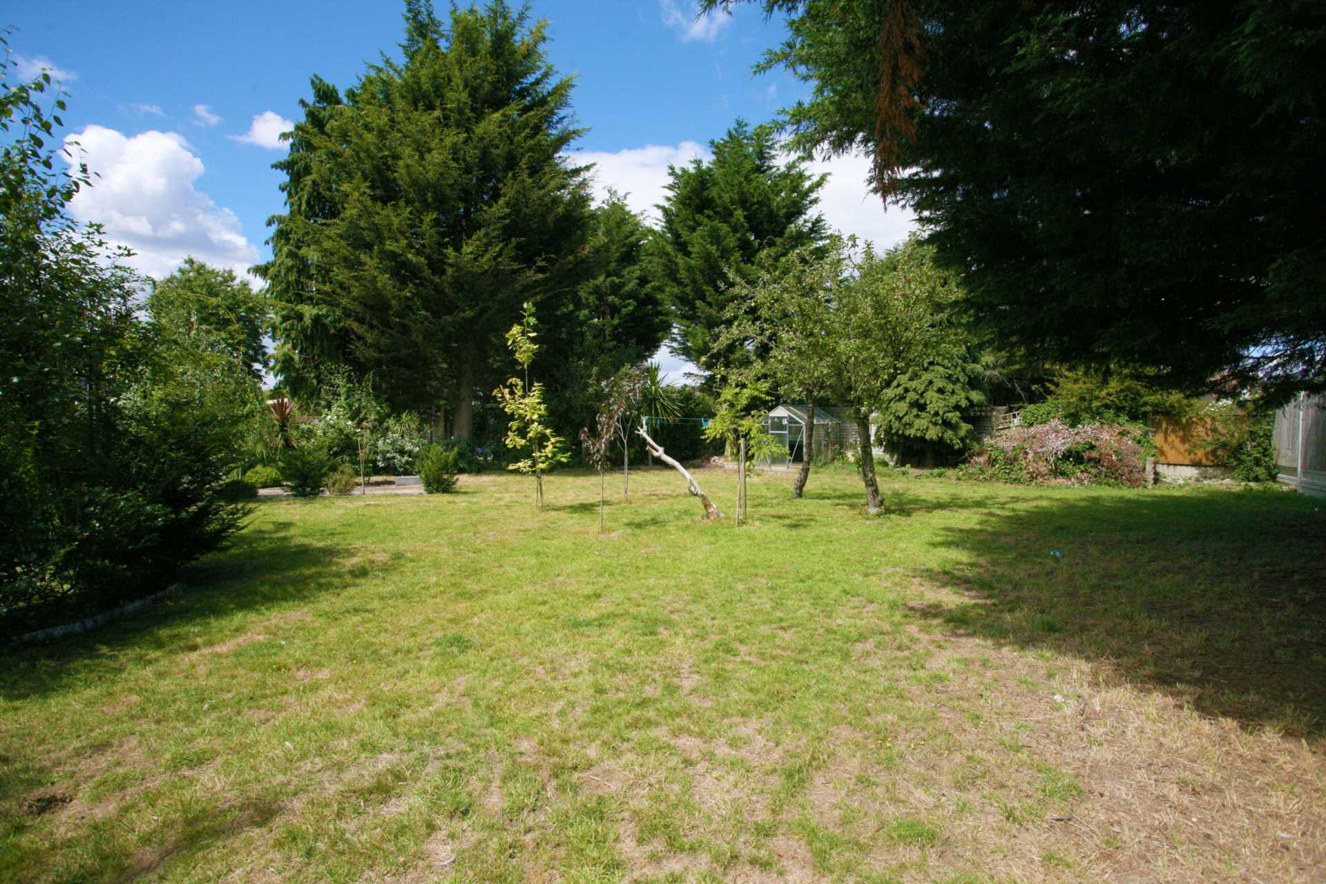 East Road, Chadwell Heath, RM6, Image 11