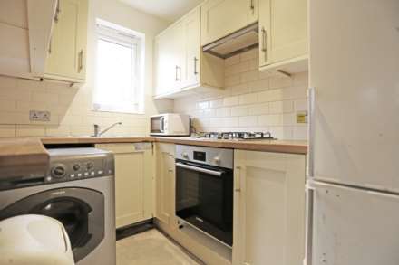 East Road, Chadwell Heath, RM6, Image 2