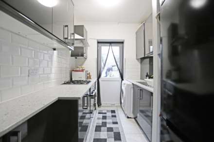 Western Avenue, Dagenham, RM10, Image 2