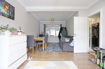 Western Avenue, Dagenham, RM10, Image 3