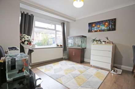 Western Avenue, Dagenham, RM10, Image 4