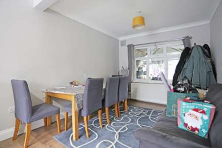 Western Avenue, Dagenham, RM10, Image 5