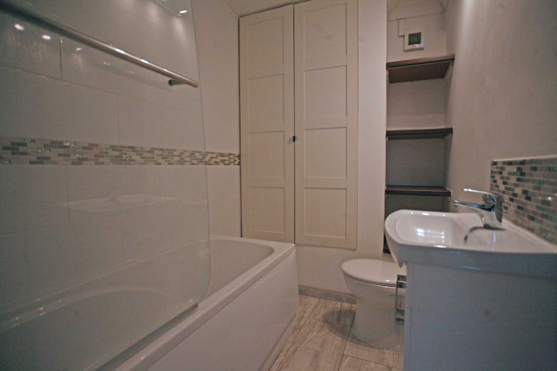 Heenan Close, Barking, IG11, Image 6