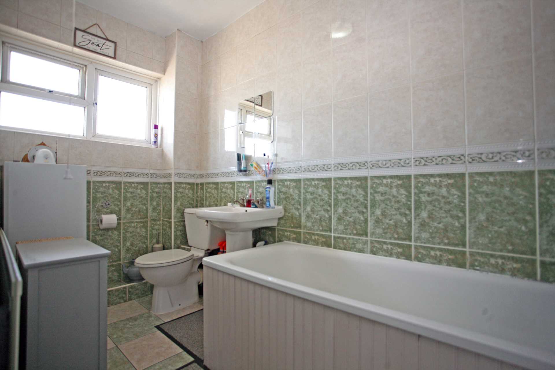 Whalebone Lane South, Dagenham, RM8, Image 5