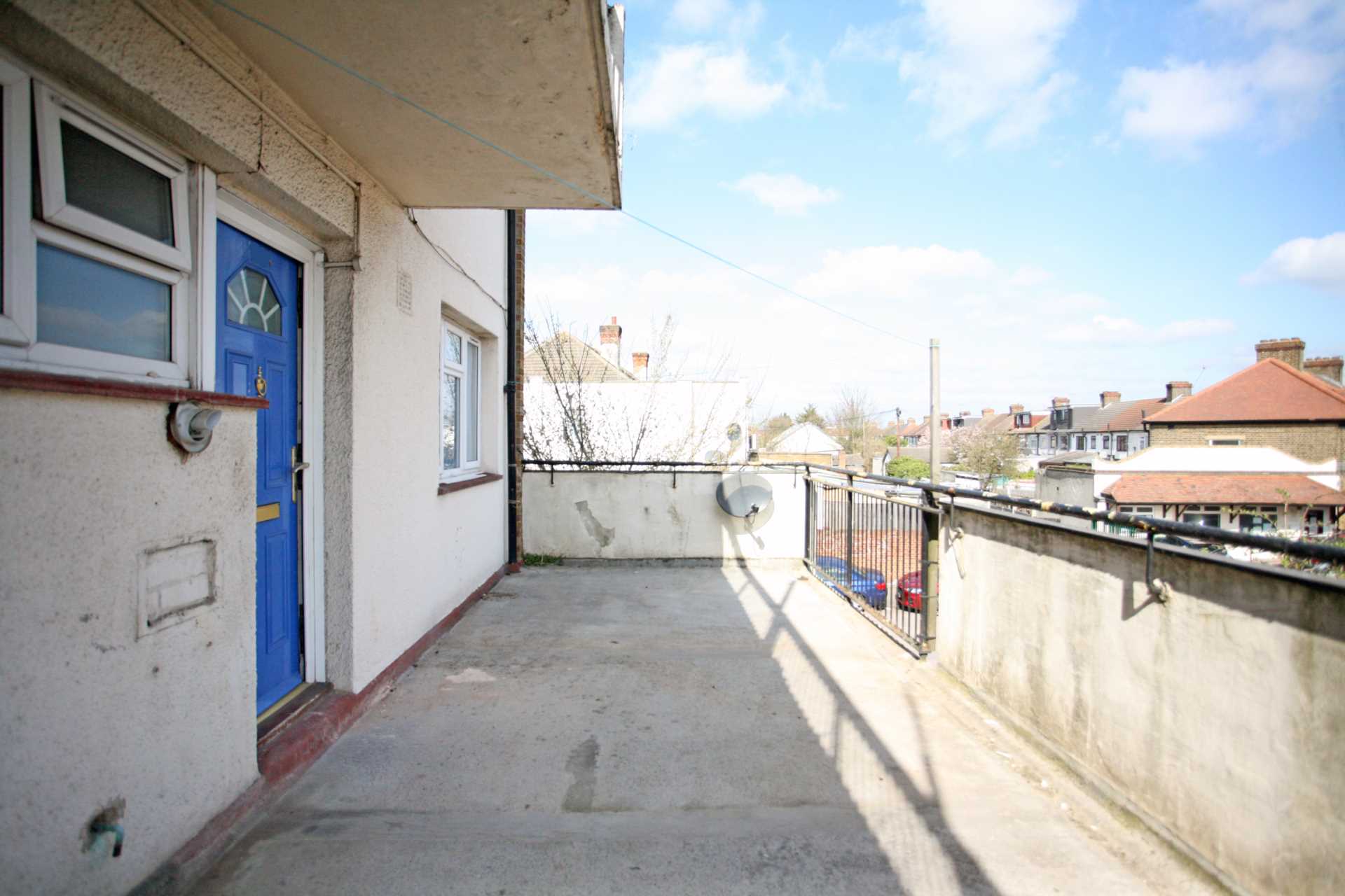 Whalebone Lane South, Dagenham, RM8, Image 7