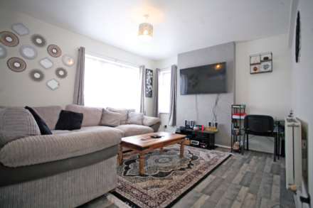 Whalebone Lane South, Dagenham, RM8, Image 2