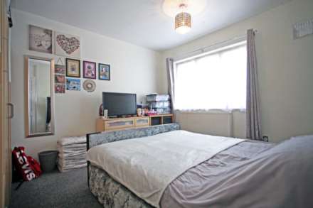 Whalebone Lane South, Dagenham, RM8, Image 4