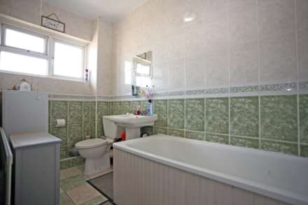 Whalebone Lane South, Dagenham, RM8, Image 5