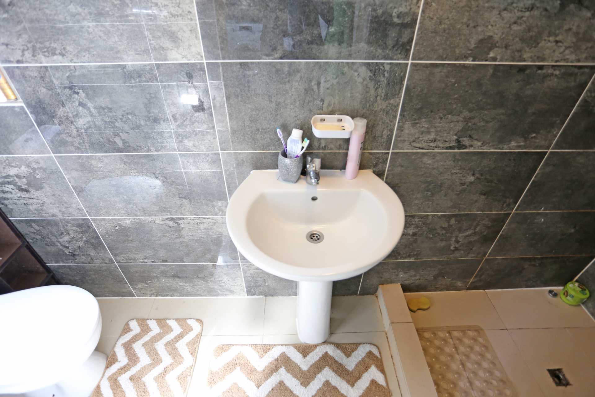 Leys Avenue, Dagenham, RM10, Image 5