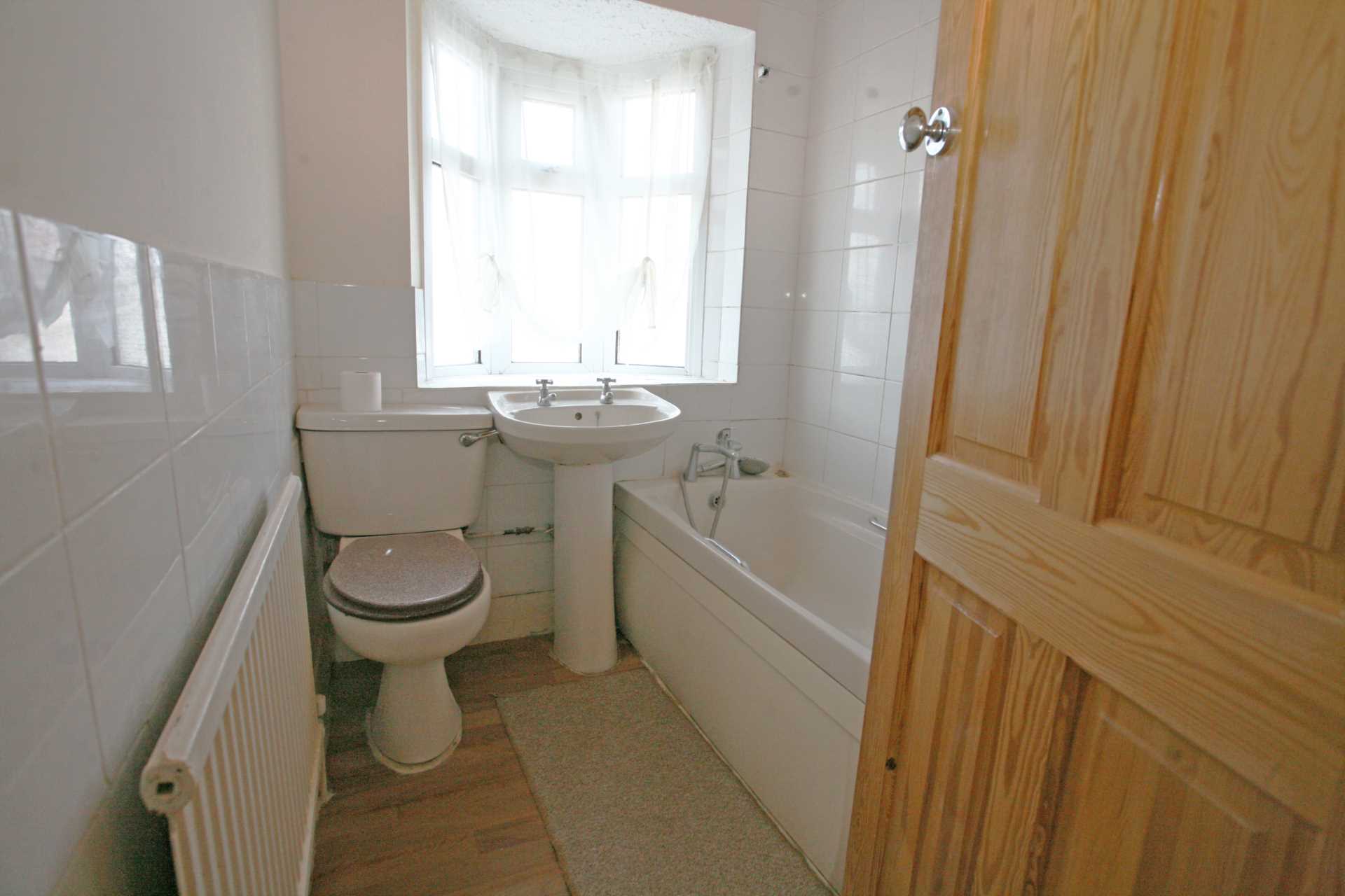 Southern Way, Romford, RM7, Image 8