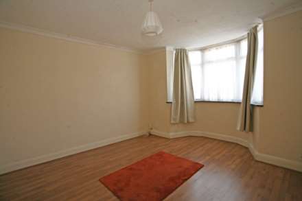 Southern Way, Romford, RM7, Image 4