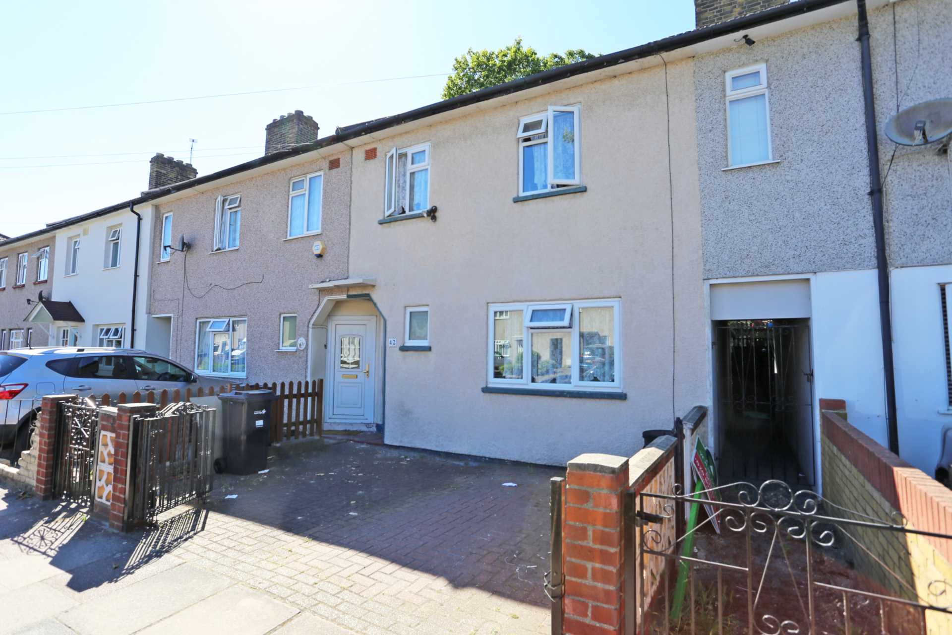 Burnside Road, Dagenham, RM8, Image 1
