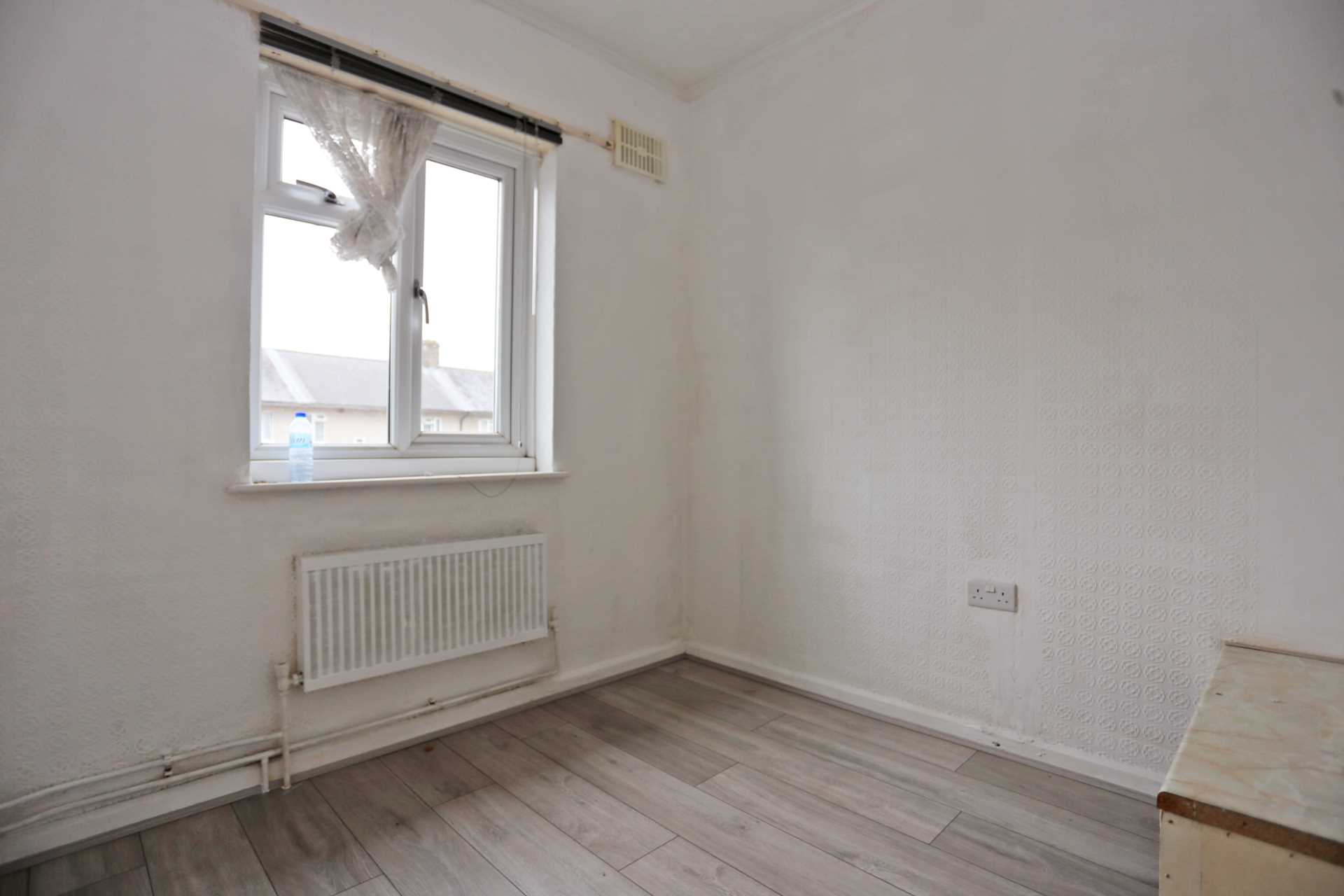 Burnside Road, Dagenham, RM8, Image 9
