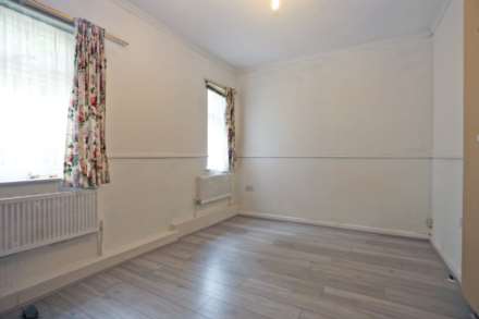 Burnside Road, Dagenham, RM8, Image 8