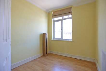 Oakley Avenue, Upney, Barking, IG11, Image 9