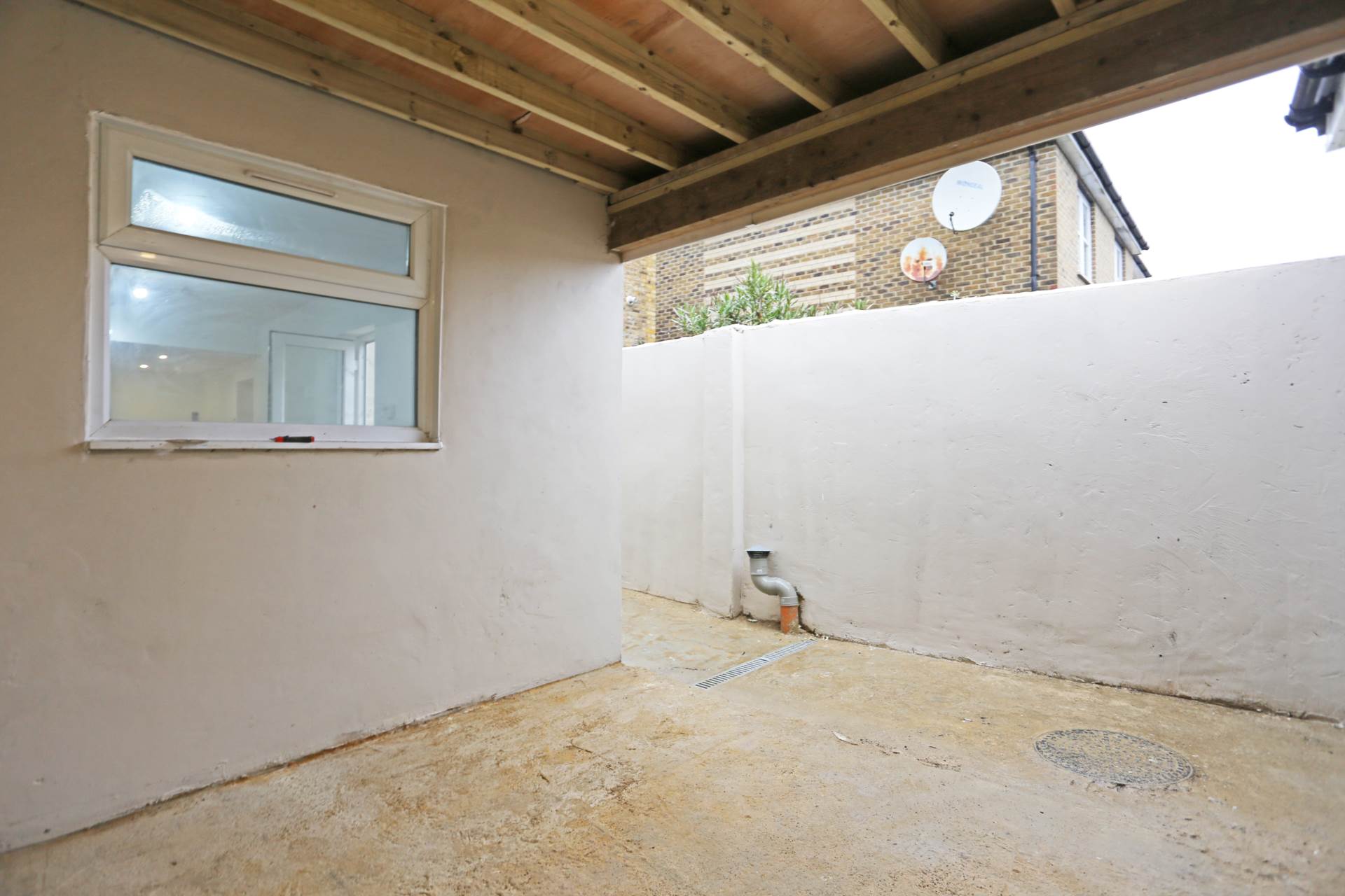 Edinburgh Road, Plaistow, London, E13, Image 17