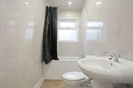 Edinburgh Road, Plaistow, London, E13, Image 15