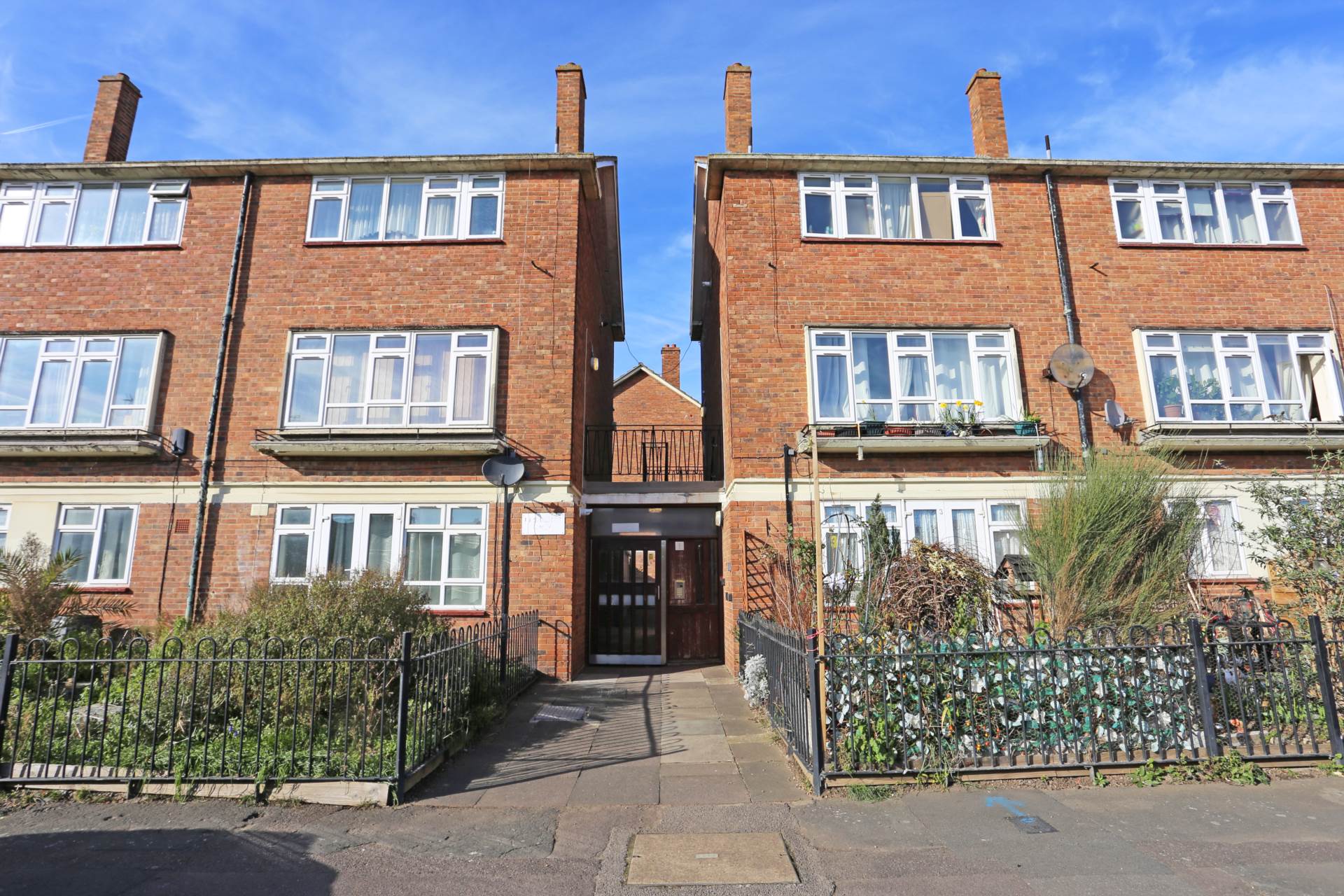 Howard Road, Barking, IG11, Image 1