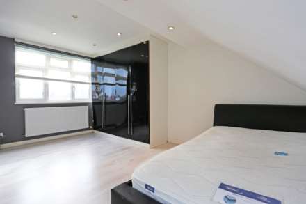 Langham Drive, Chadwell Heath, RM6, Image 11