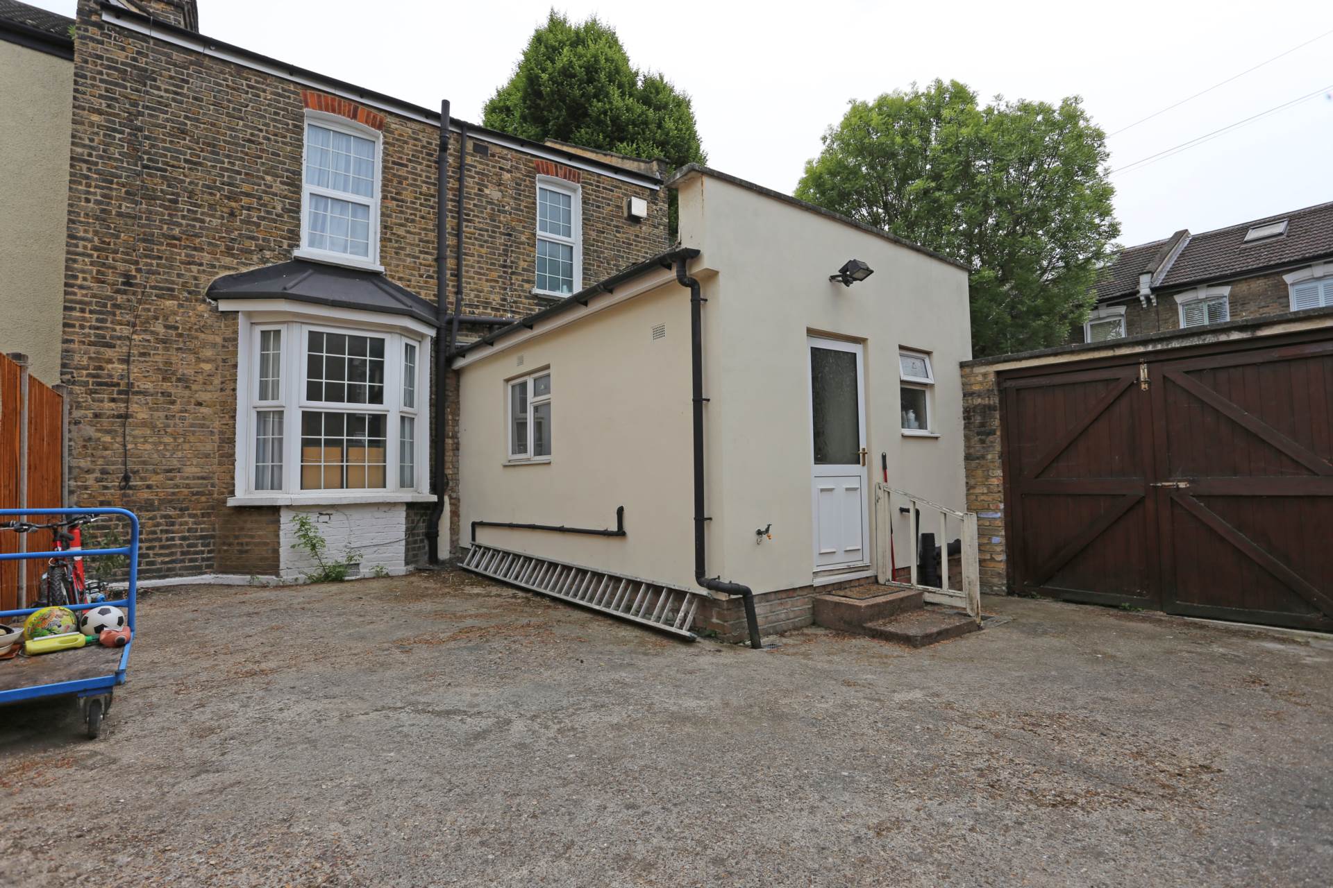 Horace Road, London, Image 4