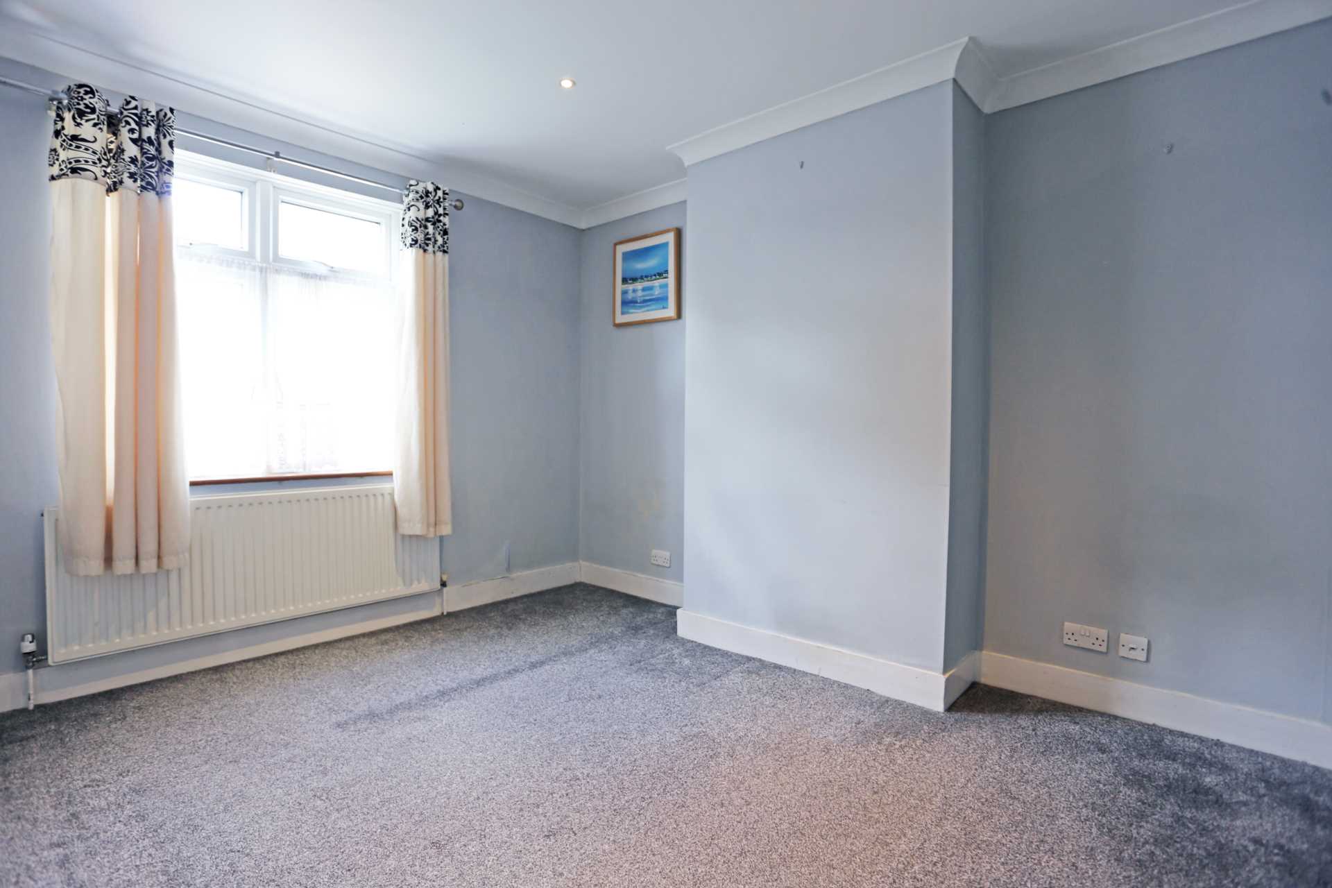 Kings Avenue, Chadwell Heath, RM6, Image 7